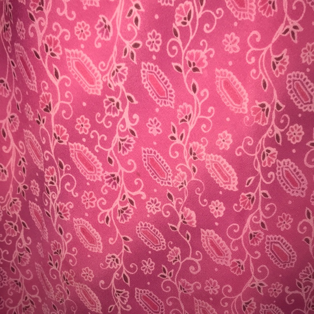 Hot pink chiffon skirt. - Picture 4 of 5